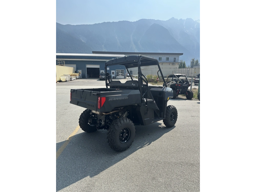 2026 Polaris Ranger 500 Stealth Gray *$97 Bi-weekly* alt