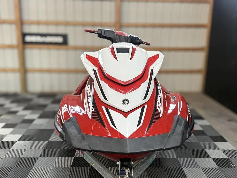 2017 Yamaha Wave Runner alt