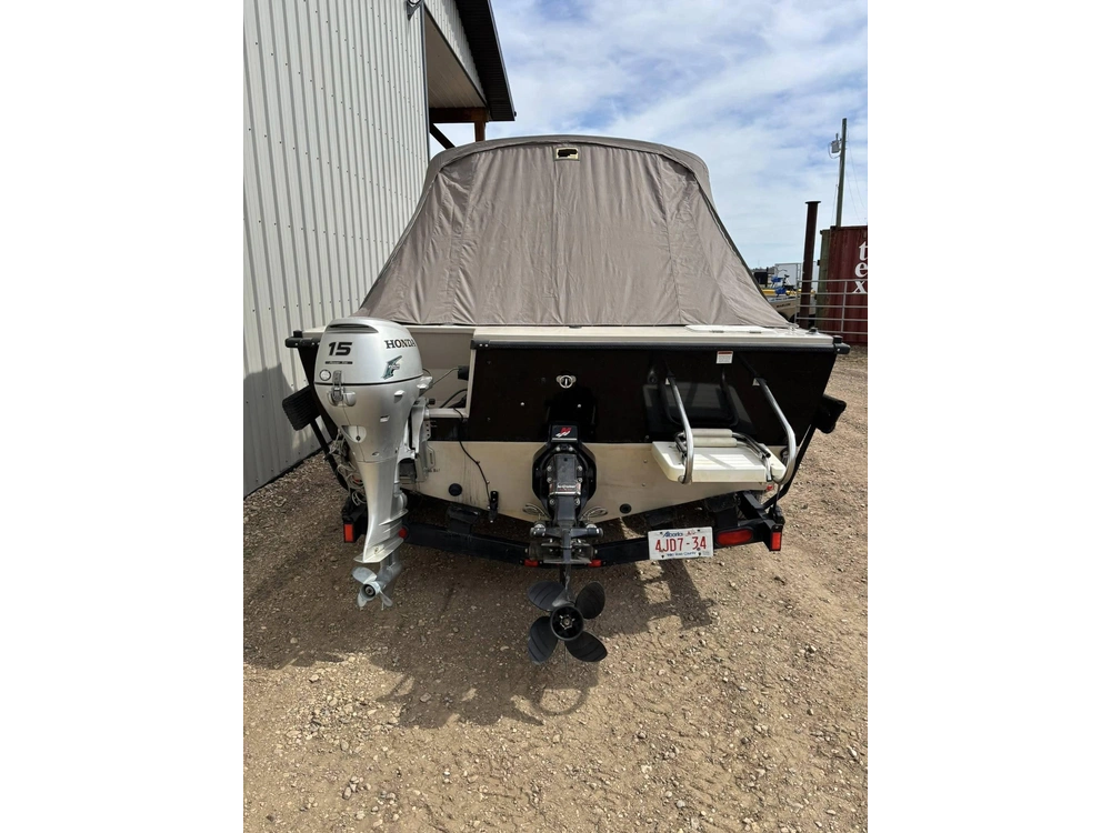 2003 Crestliner 1850 Sportfisher - 15hp Honda alt