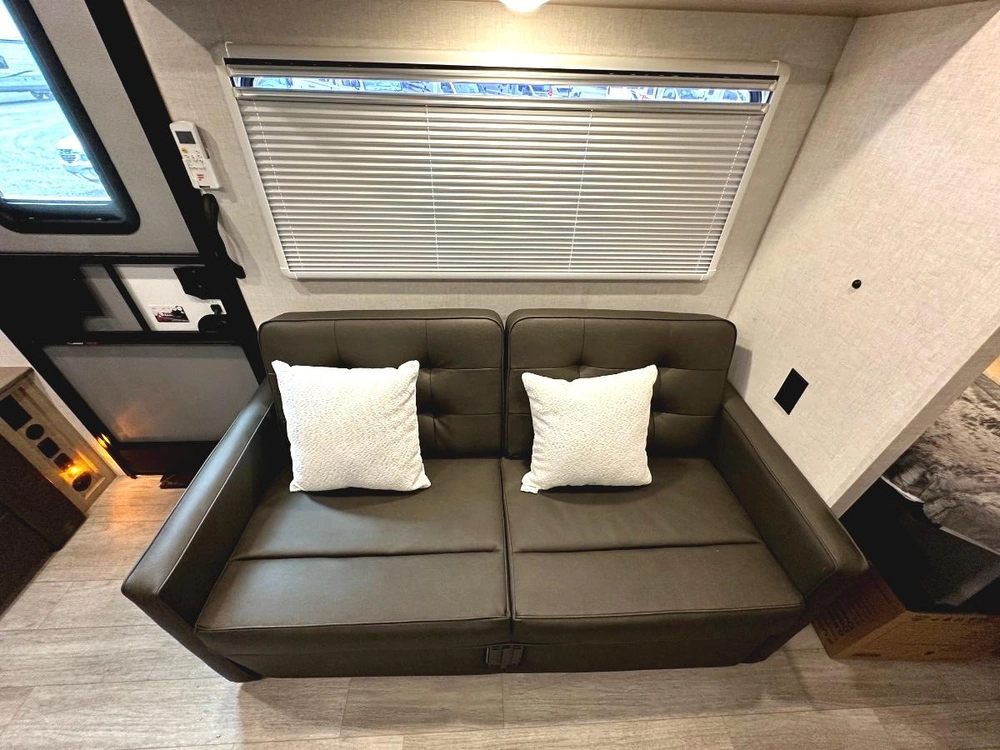 Ember Rv Overland 190msl 2027 alt
