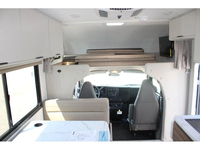 Thor Motor Coach Four Winds 21z.gm 2027 alt