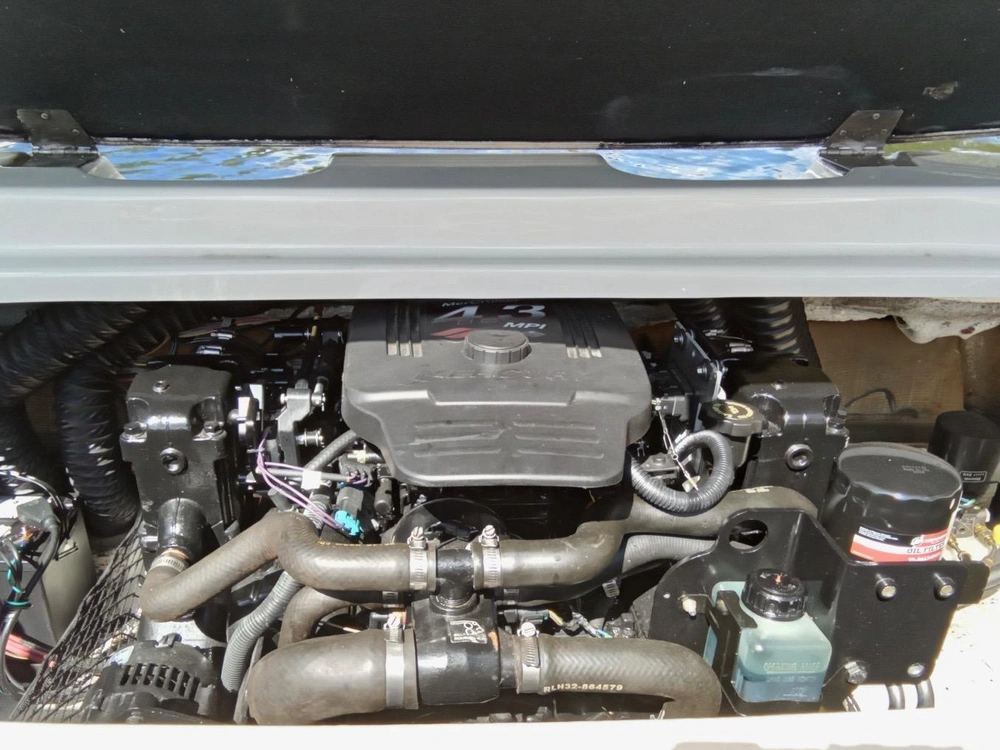 2005 Glastron Gx 185 alt