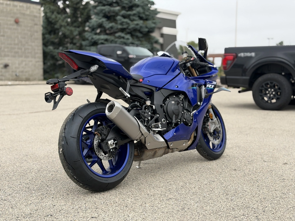 2026 Yamaha Yzf-r1 alt