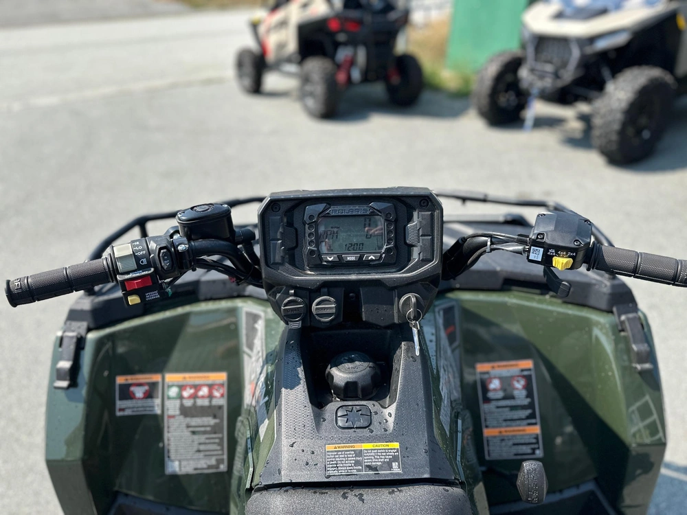 2026 Polaris Sportsman Touring 570 Premium Green *$97 Bi-weekly* alt