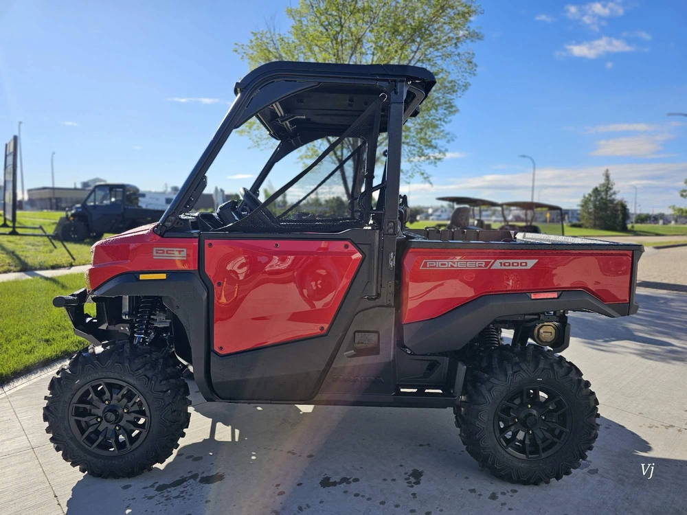 2026 Honda Pioneer 1000-3p Deluxe alt