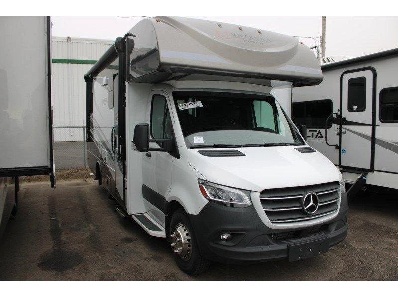 Entegra Coach Qwest 24l 2026 alt