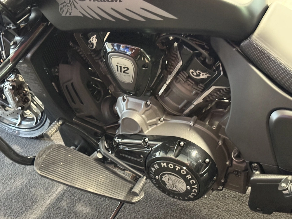 2026 Indian Motorcycle Challenger 112 Dark Horse® With Powerband Audio alt