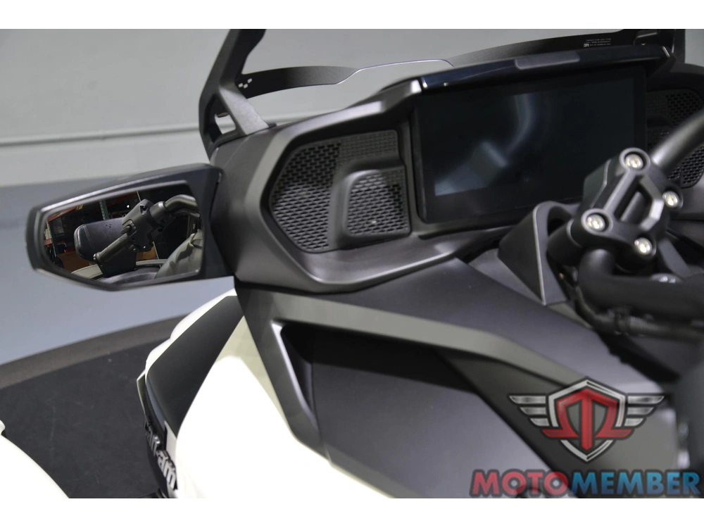 2026 Can-am Spyder F3-t alt