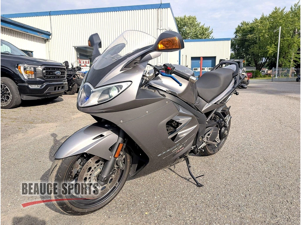 2009 Triumph Sprint St 1050 ⚡ Moto 3 Cylindres Performance Routière alt