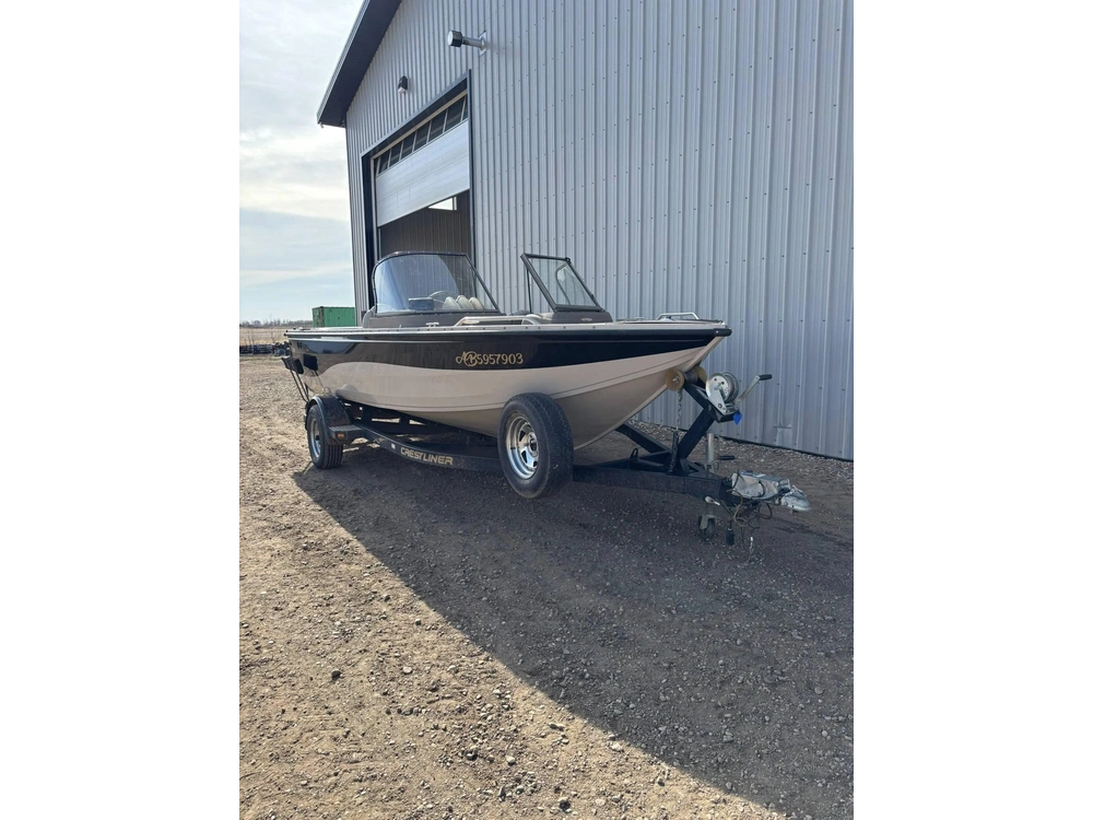 2003 Crestliner 1850 Sportfisher - 15hp Honda alt