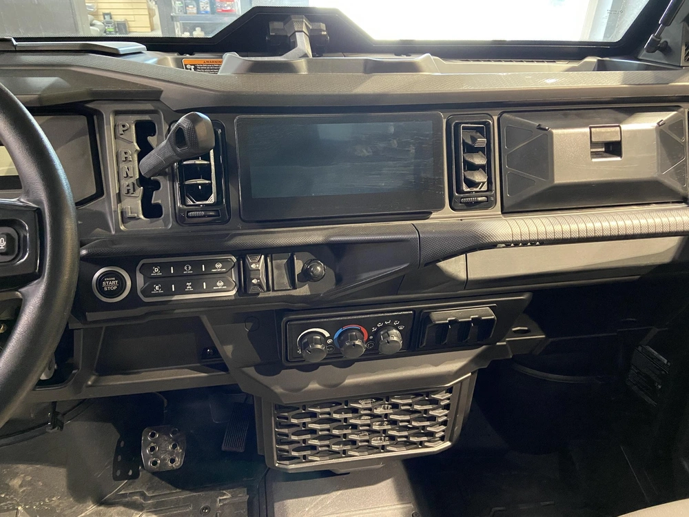 2026 Can-am Defender Max Ltd Cab Hd11 alt