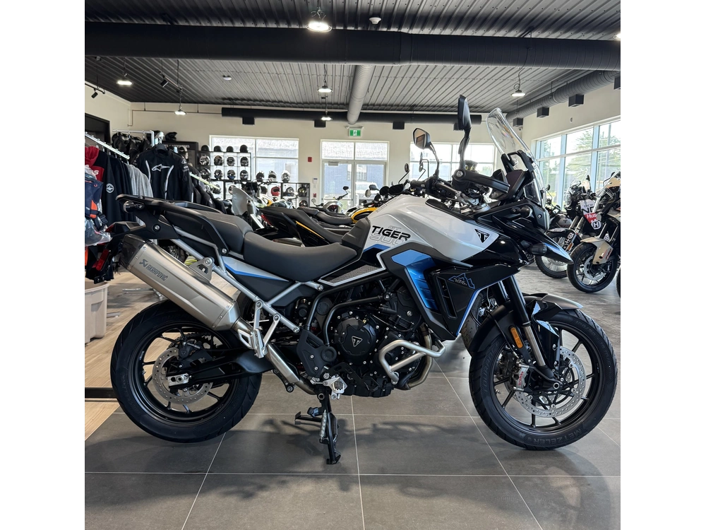 2026 Triumph Tiger 900 Alpine Ed alt