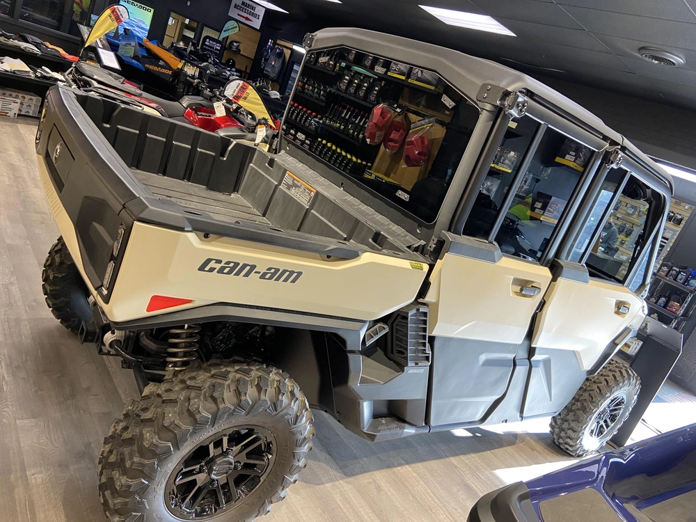 2026 Can-am Defender Max Ltd Cab Hd11 alt