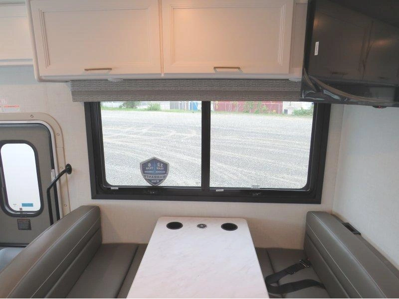 2026 Thor Motor Coach Hurricane 29l alt