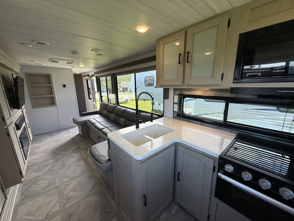 2024 Salem By Forest River 29viewx alt
