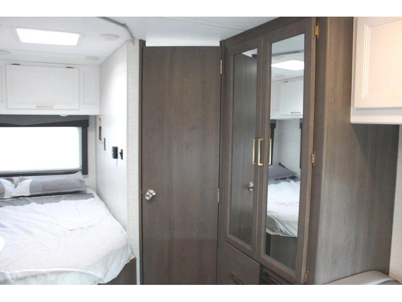 Thor Motor Coach Four Winds 22e 2025 alt