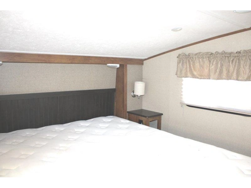 Coachmen Chaparral 31rls 2016 alt