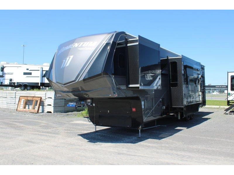 Grand Design Momentum 344m 2026 alt