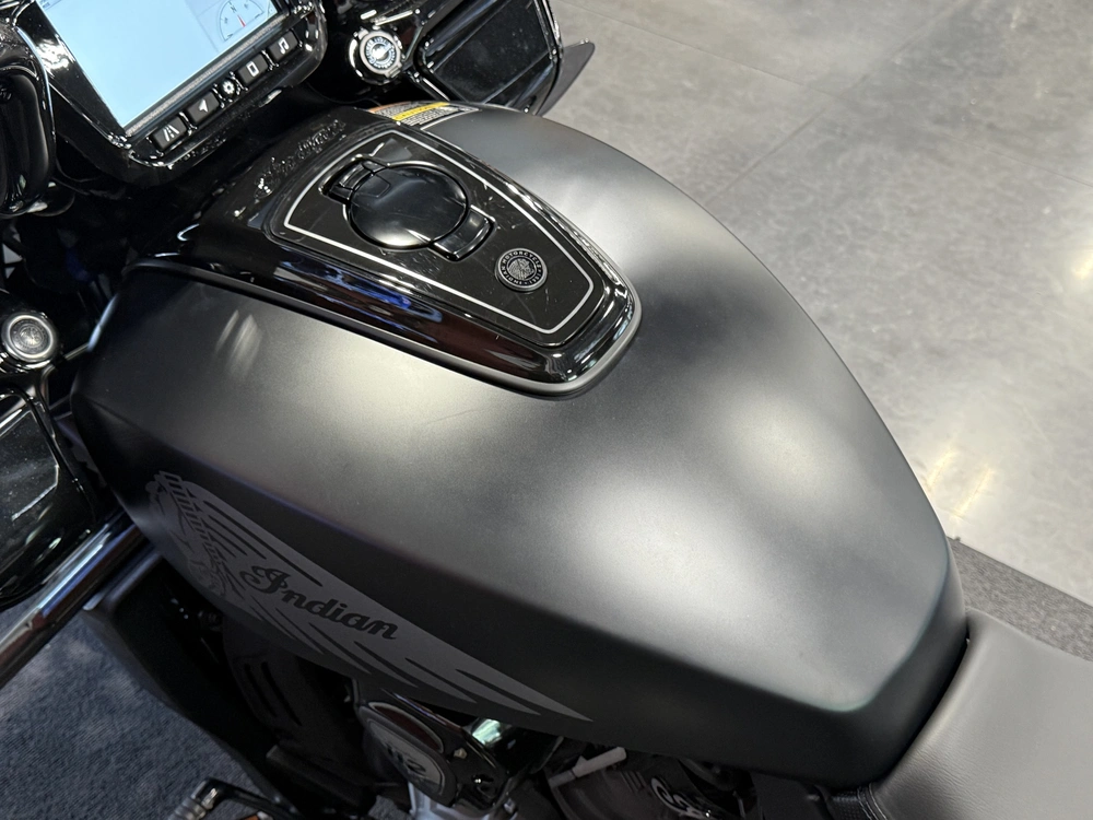 2026 Indian Motorcycle Challenger 112 Dark Horse® With Powerband Audio alt