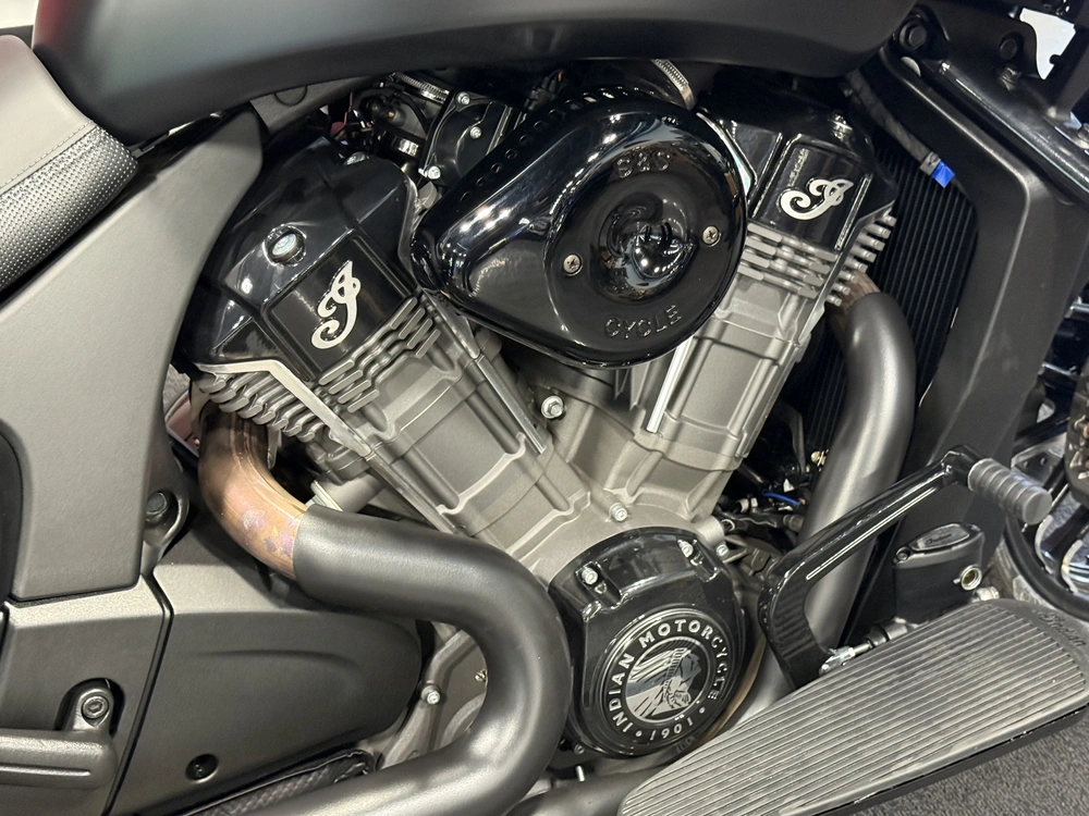 2026 Indian Motorcycle Challenger 112 Dark Horse® With Powerband Audio alt