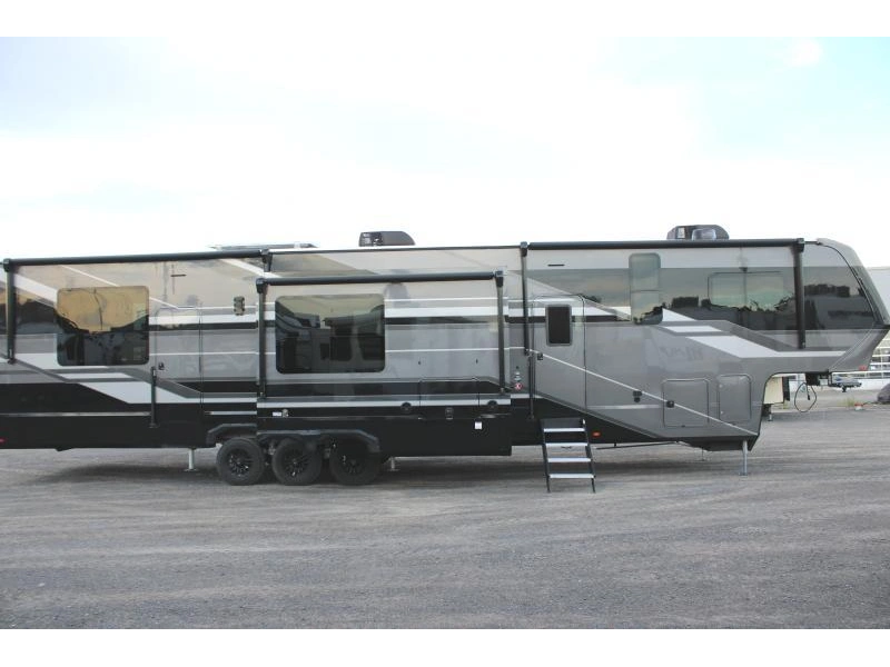 Grand Design Momentum 414m 2026 alt