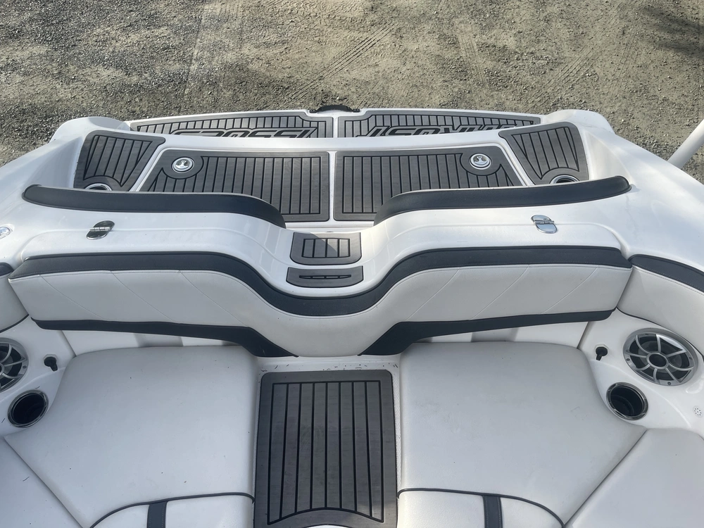 2014 Yamaha 212x alt