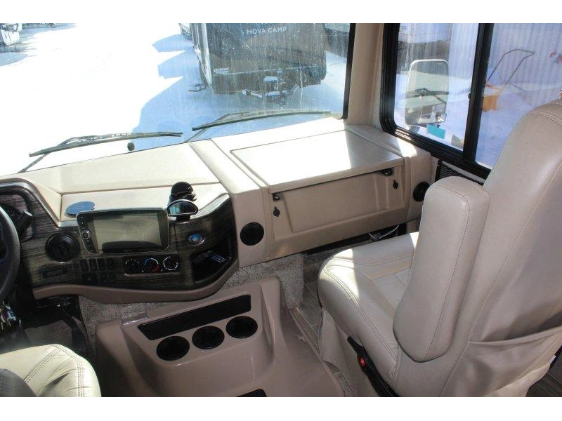 Thor Motor Coach Miramar 35.2 2022 alt