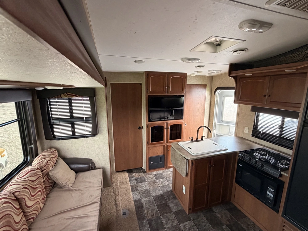 2013 Dutchmen Razorback 2950 Toy Hauler alt