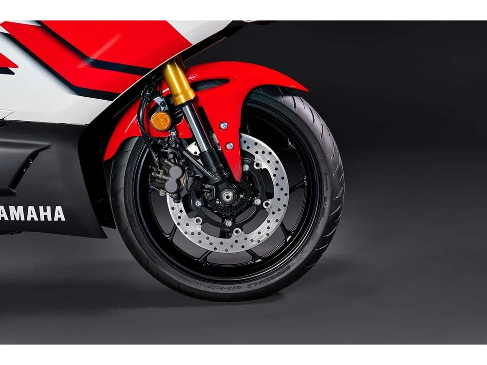 2026 Yamaha Yzf-r3 Matte Stealth Black alt