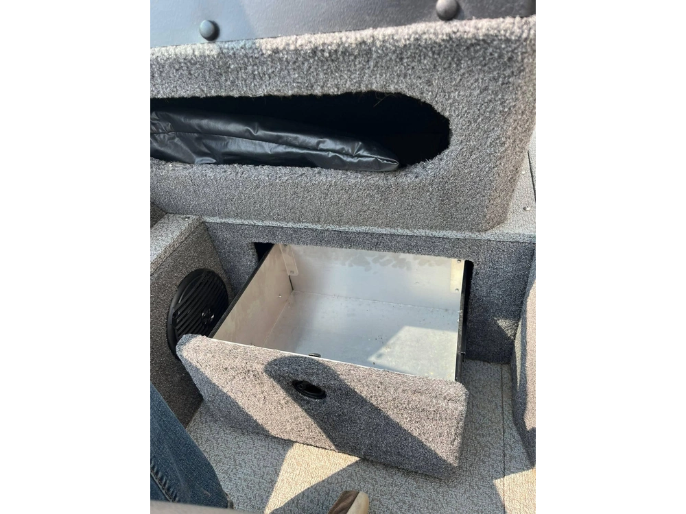2018 Lund Boat Co 1775 Impact alt