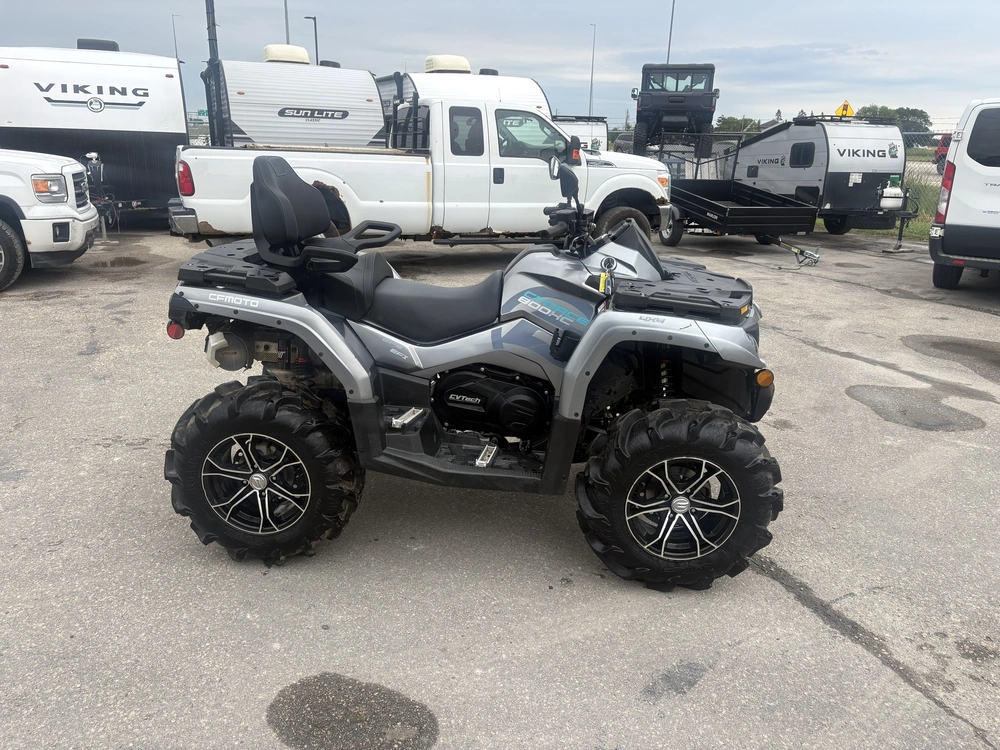 2021 Cfmoto Cforce 800 alt