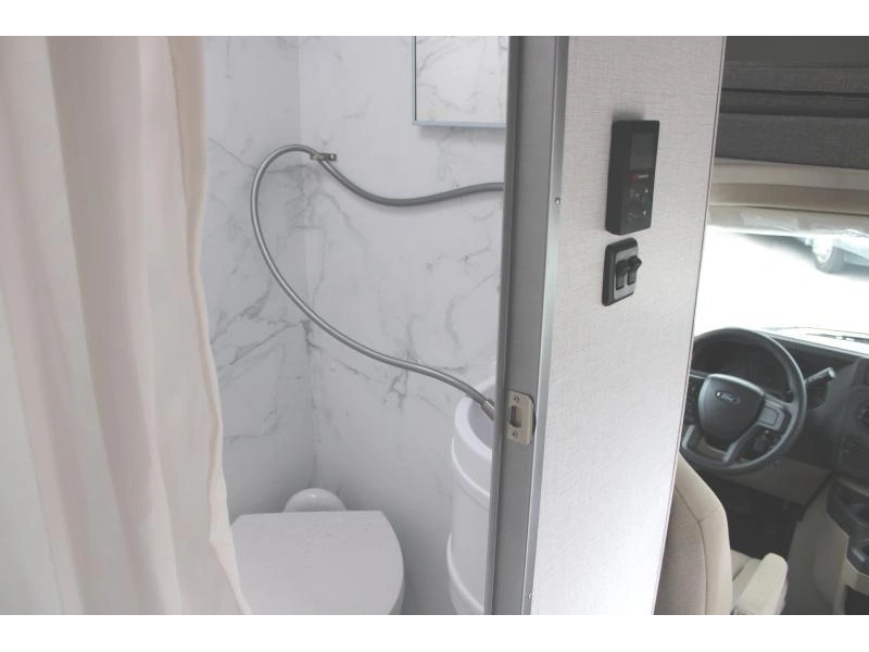 Thor Motor Coach Four Winds 19z 2026 alt