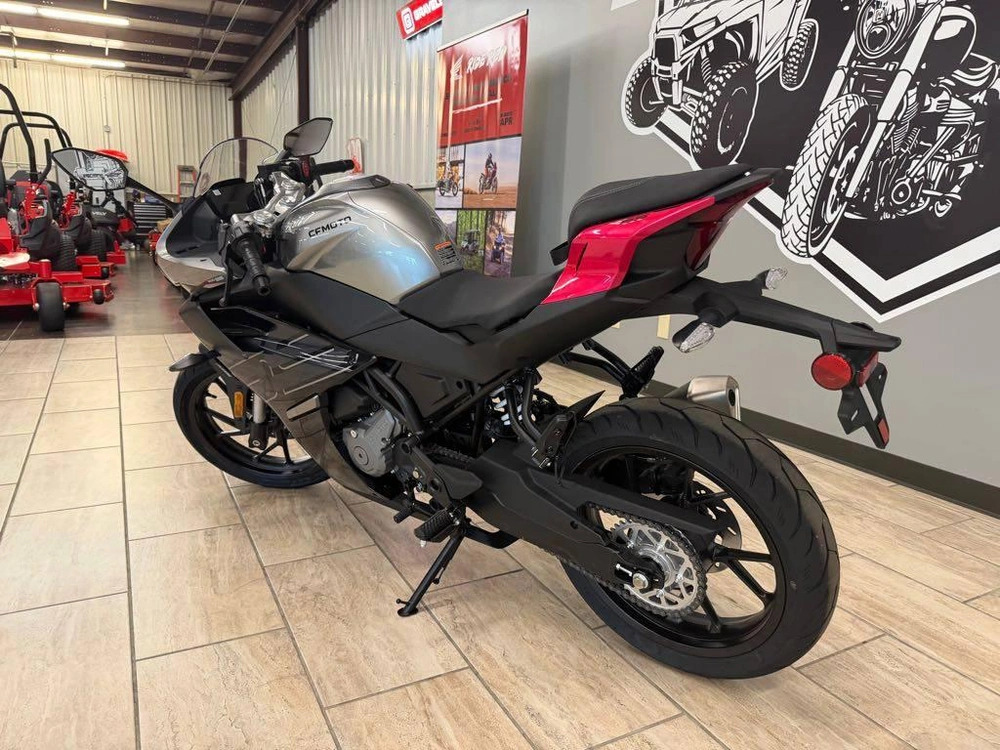 2026 Cfmoto 300ss 5us