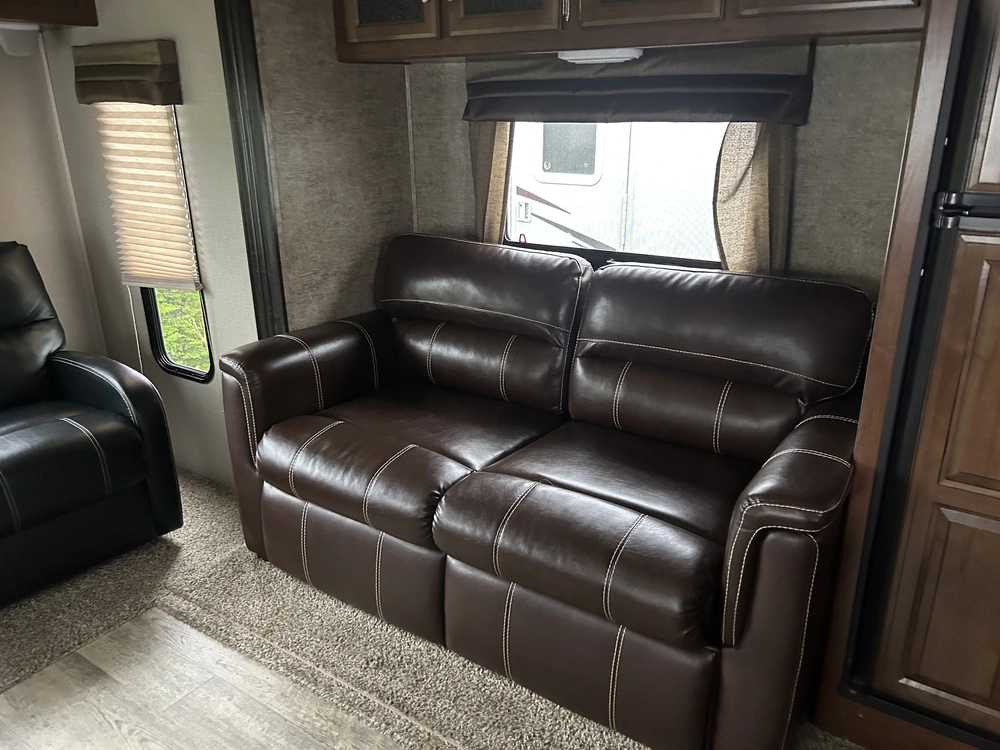 2017 Forest River Freedom Express 293rlds alt
