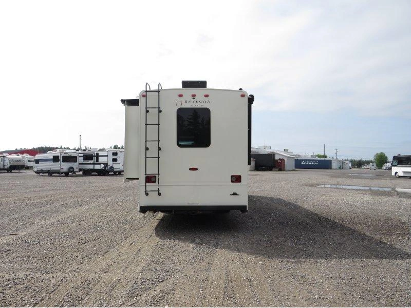 Entegra Coach Vision 29s 2027 alt