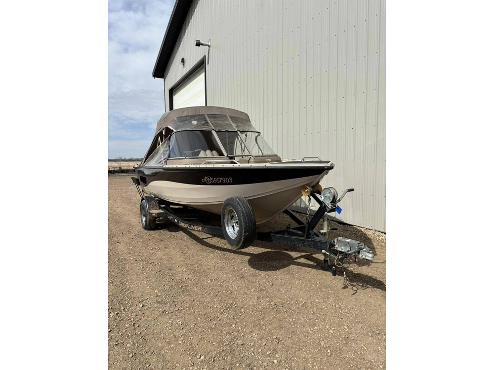 2003 Crestliner 1850 Sportfisher - 15hp Honda alt