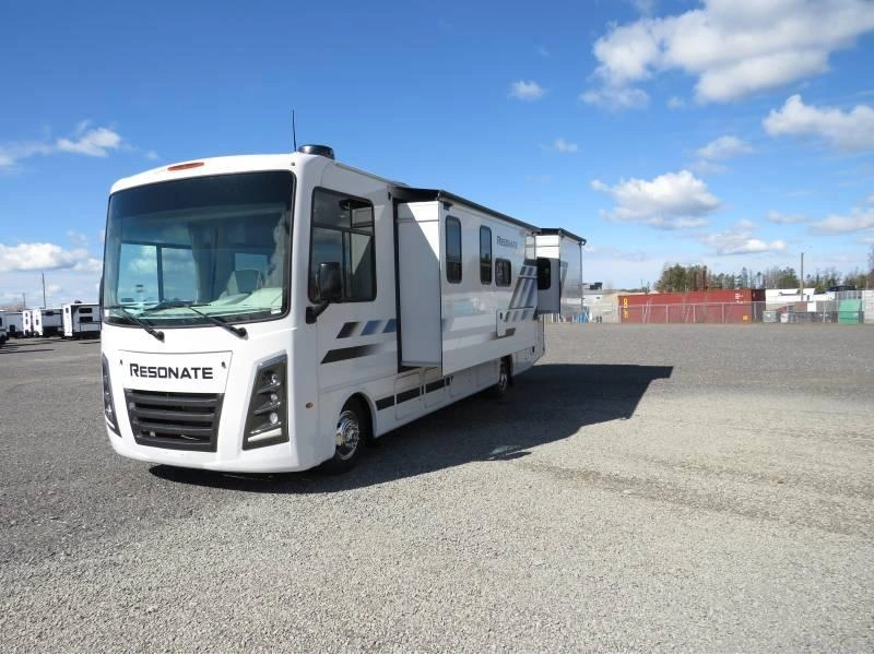 Thor Motor Coach Resonate 30c 2026 alt