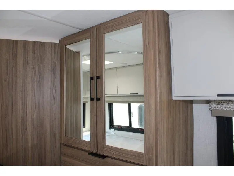 Thor Motor Coach Four Winds 2027