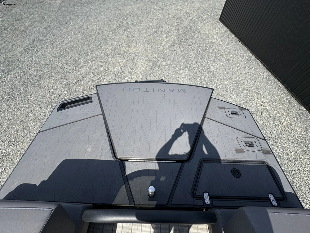2025 Manitou Explore 22 alt