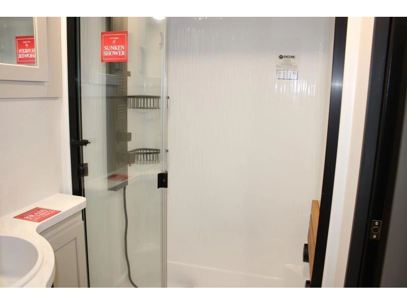 Grand Design Momentum 344m 2026 alt