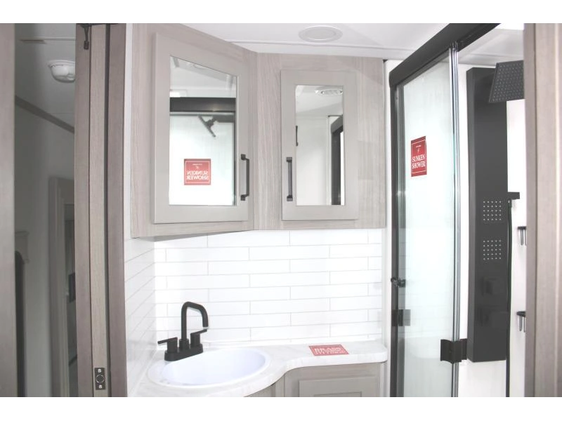 Grand Design Momentum 414m 2026 alt