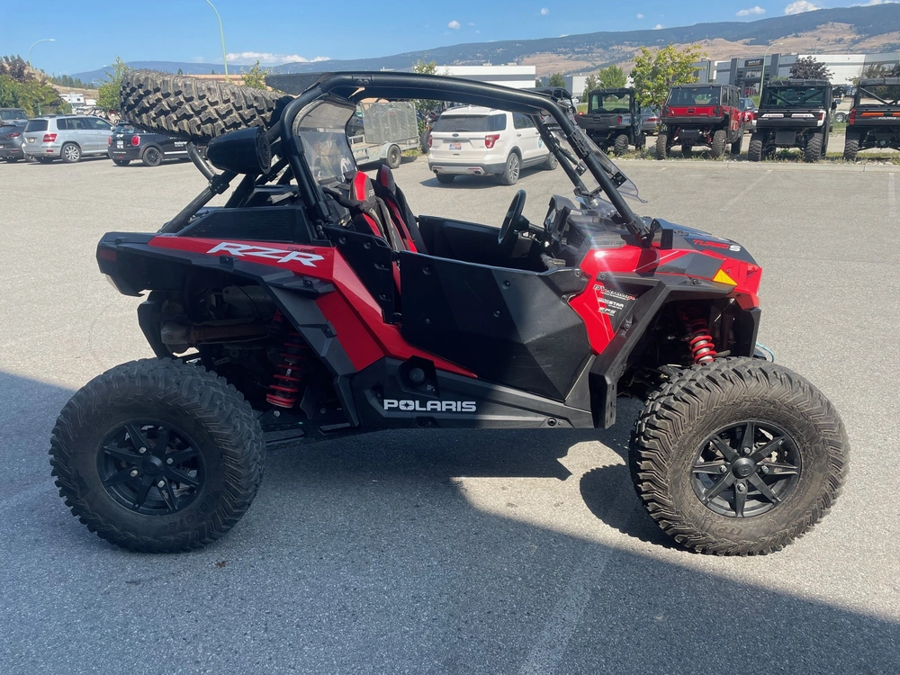 2018 Polaris Turbo S Ultimate alt