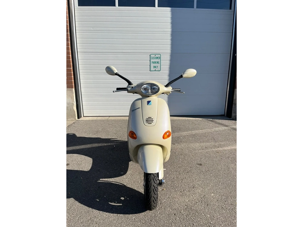 2005 Vespa Et4 alt