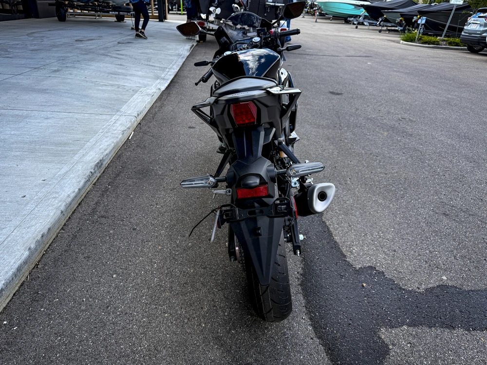 2026 Yamaha R3 alt