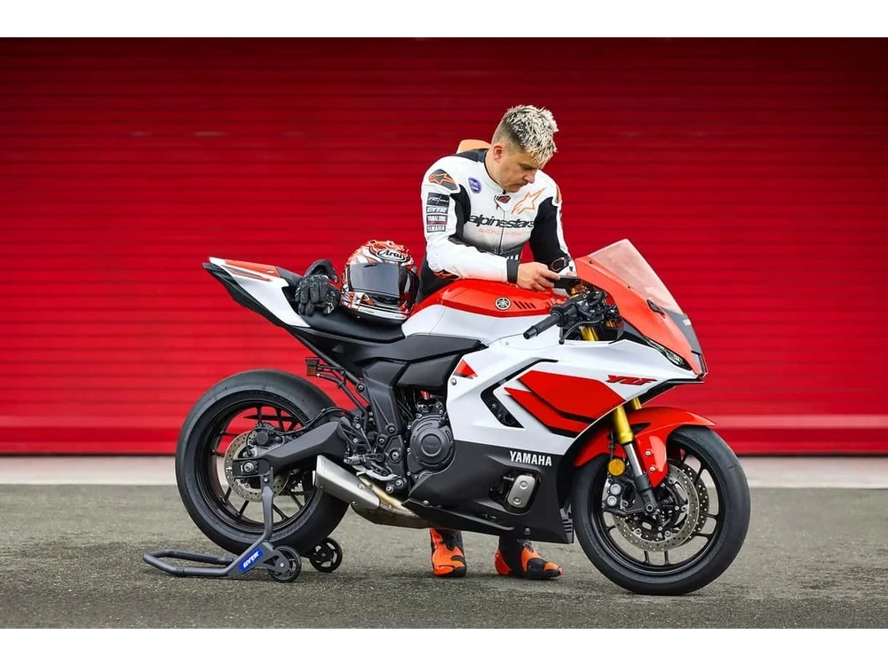2026 Yamaha Yzf-r7 Raven Black alt