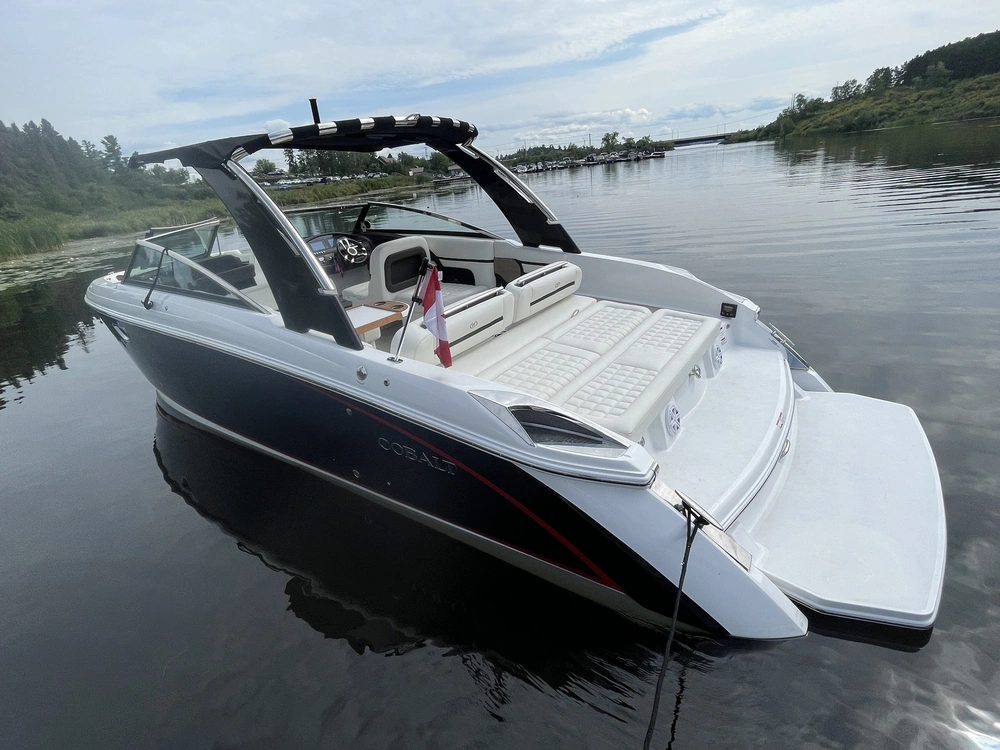 2017 Cobalt Boats R30 alt