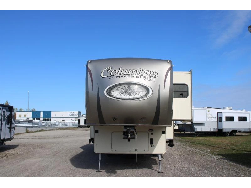 Palomino Columbus 377mb 2017 alt