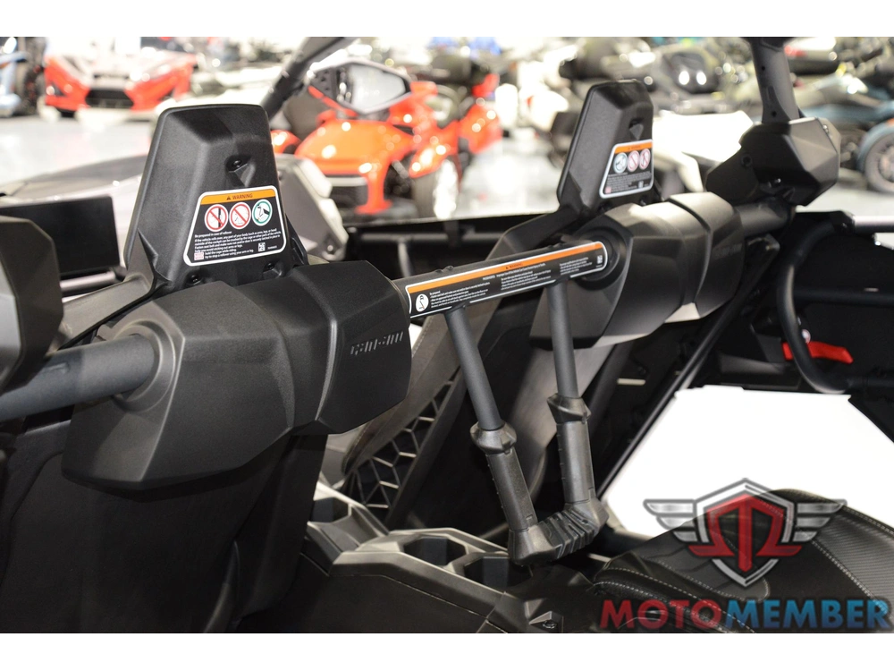 2026 Can-am Maverick X3 Max X Rs Turbo Rr Triple Black_10.25 In Infotainment alt