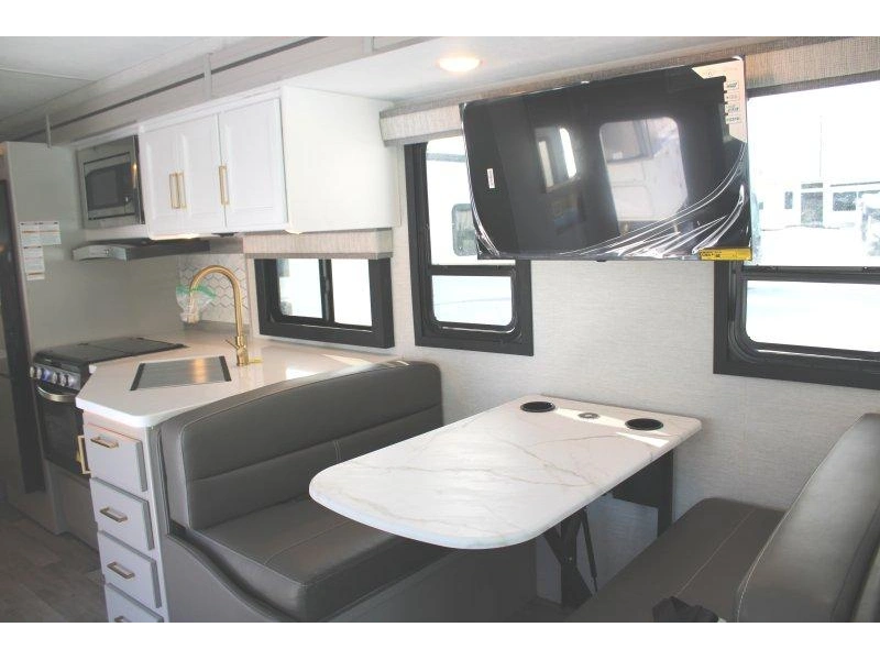 Thor Motor Coach Resonate 30c 2026 alt