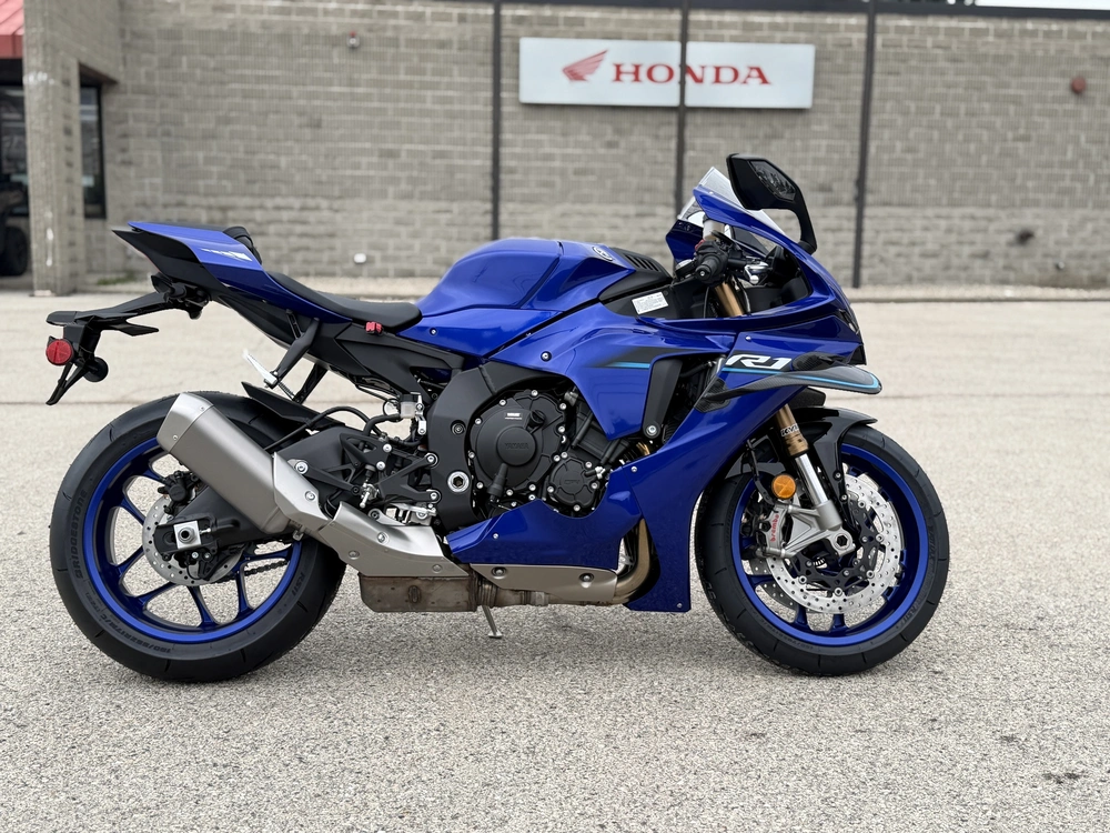 2026 Yamaha Yzf-r1 alt